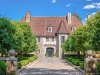 32 Chateau Ridge | Greenwich, CT | Luxury Real Estate | Photo Courtesy of www.conciergeauctions.com