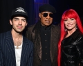 LOS ANGELES, CALIFORNIA - FEBRUARY 05: (L-R) Joe Jonas, Stevie Wonder and Shania Twain attend Universal Music Group’s 2023 After Party to celebrate the 65th Grammy Awards, Presented by Coke Studio and Merz Aesthetics’ Xperience+ at Milk Studios Los Angeles on February 05, 2023 in Los Angeles, California. (Photo by Lester Cohen/Getty Images for Universal Music Group for Brands)